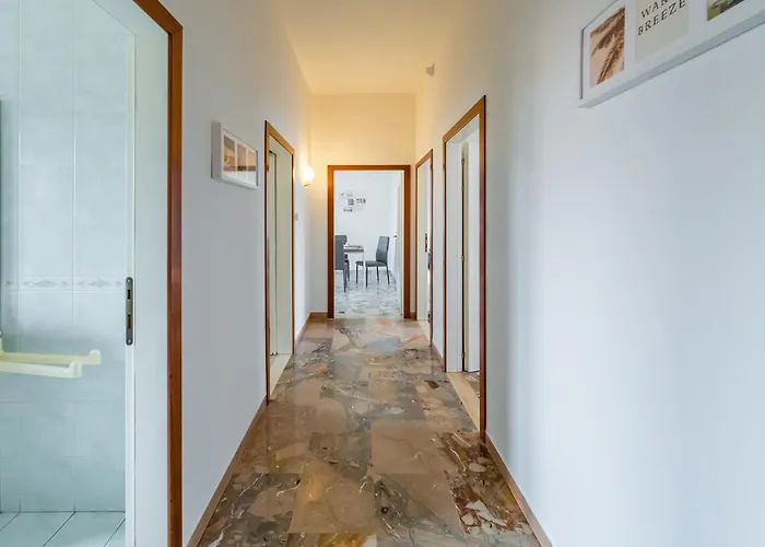 Guesthost - Ospedale Sant'orsola Pizzardi White شقة