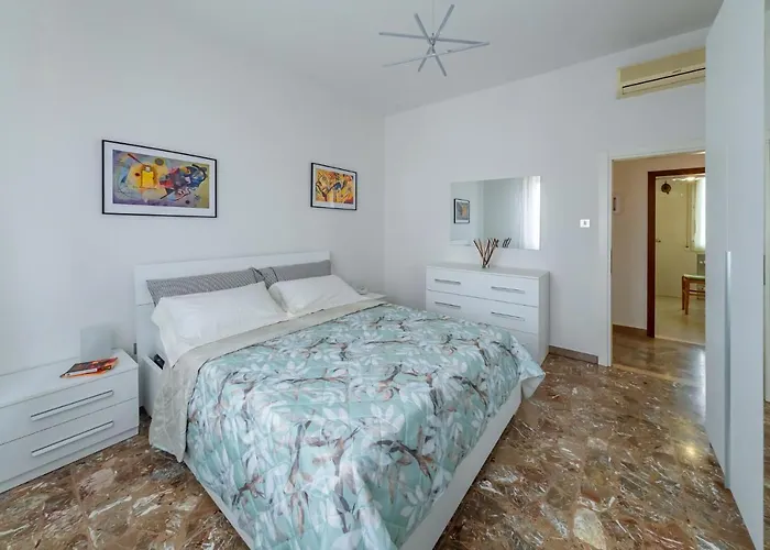 شقة Guesthost - Ospedale Sant'orsola Pizzardi White *