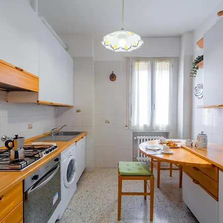 Guesthost - Ospedale Sant'orsola Pizzardi White Apartament