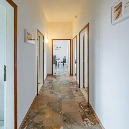 Guesthost - Ospedale Sant'orsola Pizzardi White Apartament